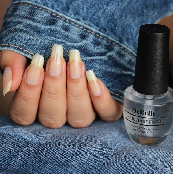 DeBelle_Gel_Nail_Lacquer_Lemon_Tart_Matte_Top_Coat_Combo