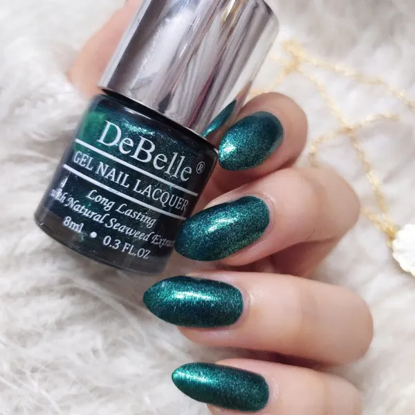 DeBelle_Gel_Nail_Lacquer_Cosmic_Emerald_Glitter_Emerald_Green_8_Ml