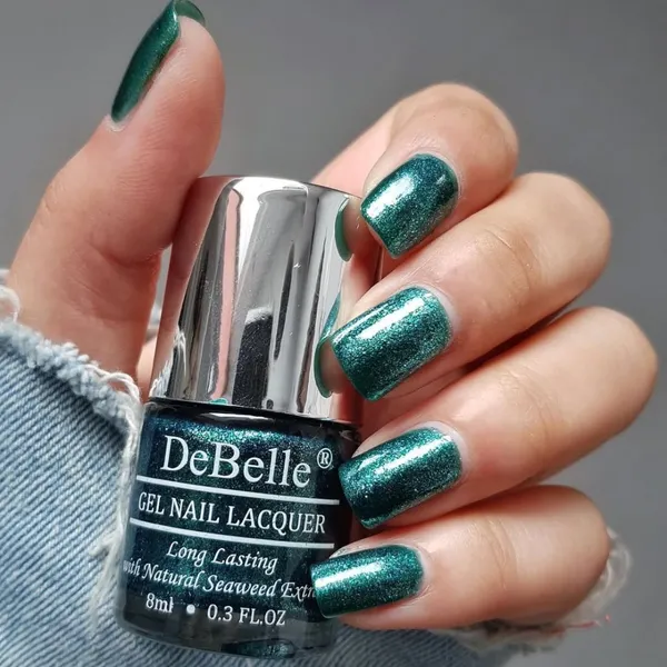 DeBelle_Gel_Nail_Lacquer_Cosmic_Emerald_Glitter_Emerald_Green_8_Ml