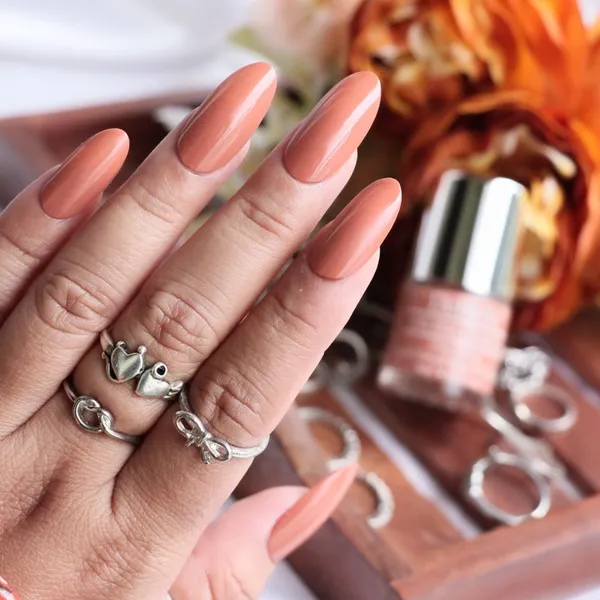 DeBelle_Gel_Nail_Lacquer_Maple_Tan_Tan_Brown_8_Ml