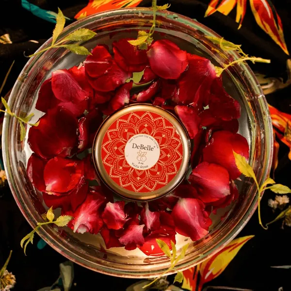 DeBelle_Luxe_Scented_Soy_Wax_Candle_Yuzu_Rose