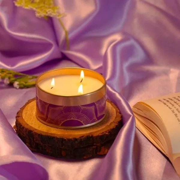 DeBelle_Luxe_Scented_Soy_Wax_Candle_Lavender_Fresh_Herbs