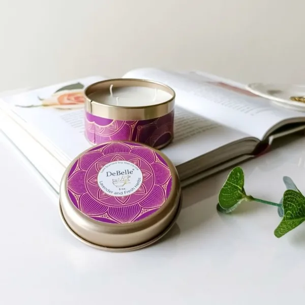 DeBelle_Luxe_Scented_Soy_Wax_Candle_Lavender_Fresh_Herbs