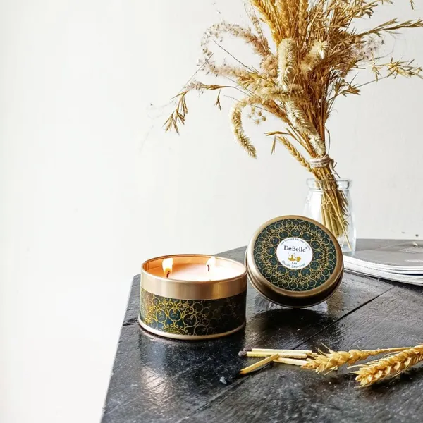DeBelle_Luxe_Scented_Soy_Wax_Candle_Oudh_Jasmine