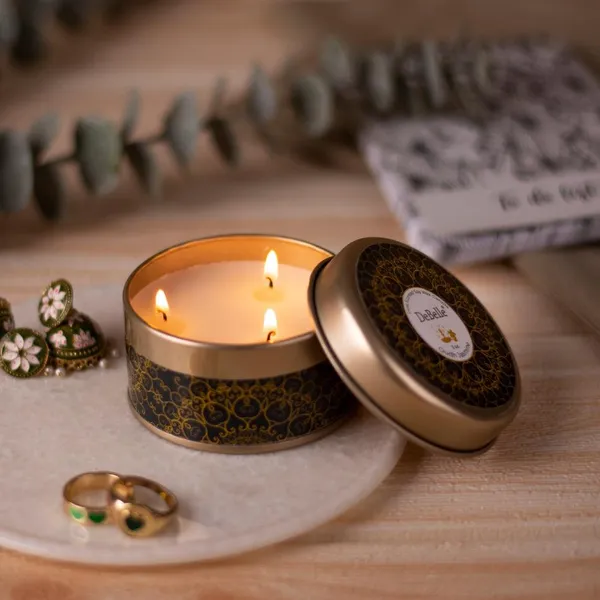 DeBelle_Luxe_Scented_Soy_Wax_Candle_Oudh_Jasmine