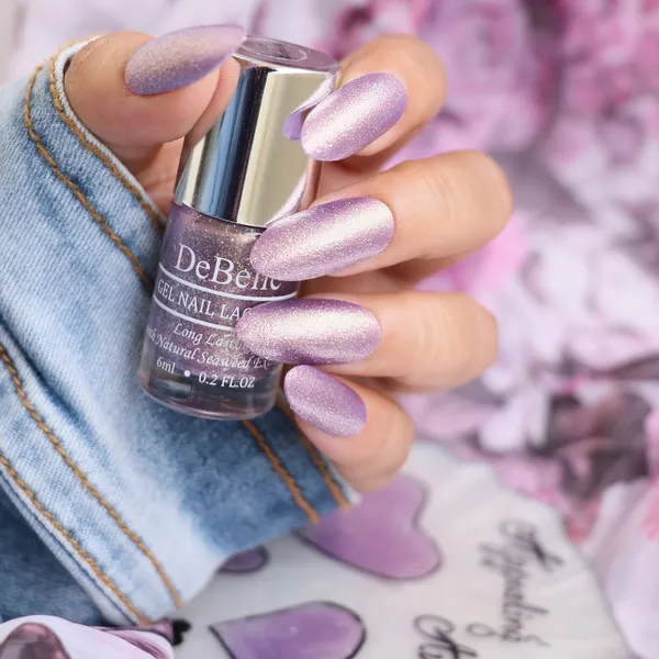 DeBelle_Gel_Nail_Lacquer_Appealing_Aura_Purple_With_Silver_Shimmer_6_Ml