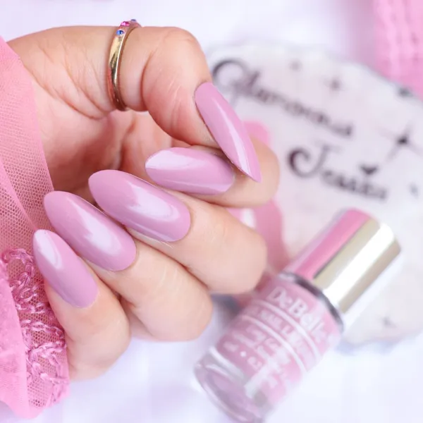 DeBelle_Gel_Nail_Lacquer_Glamorous_Jessica_Light_Mauve_Nail_Polish_6_Ml