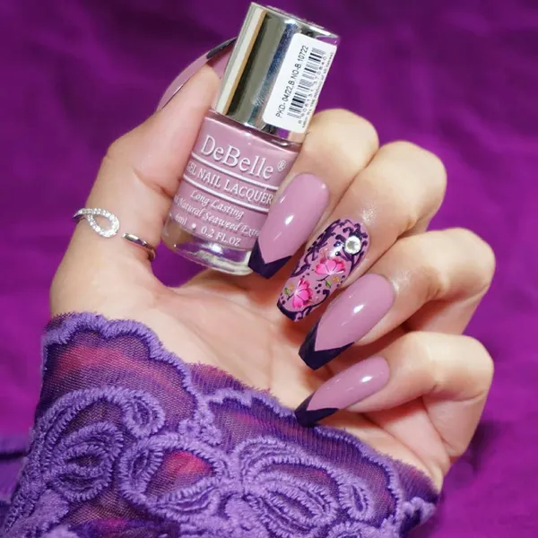 DeBelle_Gel_Nail_Lacquer_Glamorous_Jessica_Light_Mauve_Nail_Polish_6_Ml