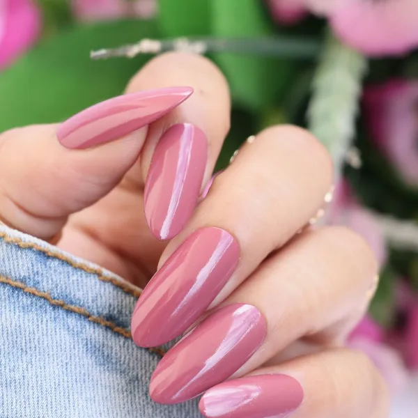 DeBelle_Gel_Nail_Lacquer_Magical_Misha_Dark_Magenta_Mauve_Nail_Polish_6_Ml