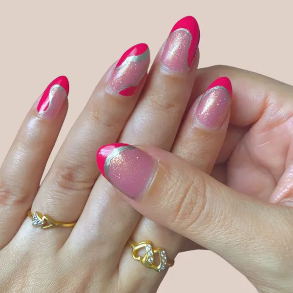 DeBelle_Gel_Nail_Lacquer_Magnetic_Madelyn_Pink_Mauve_With_Holo_Glitters_Nail_Polish_6_Ml