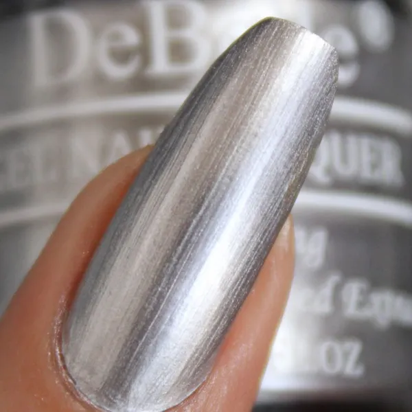 DeBelle_Gel_Nail_Lacquer_Combo_Of_2_Chrome_Gold_And_Chrome_Silver