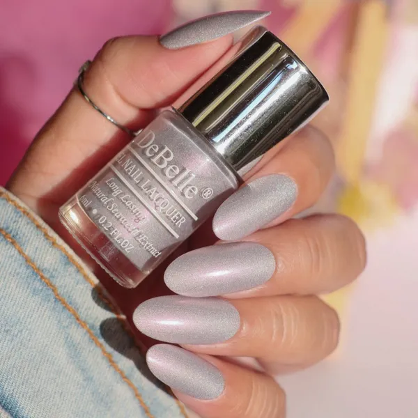 DeBelle_Gel_Nail_Lacquer_Awesome_Andrea_Metallic_Light_Purple_Nail_Polish_6_Ml