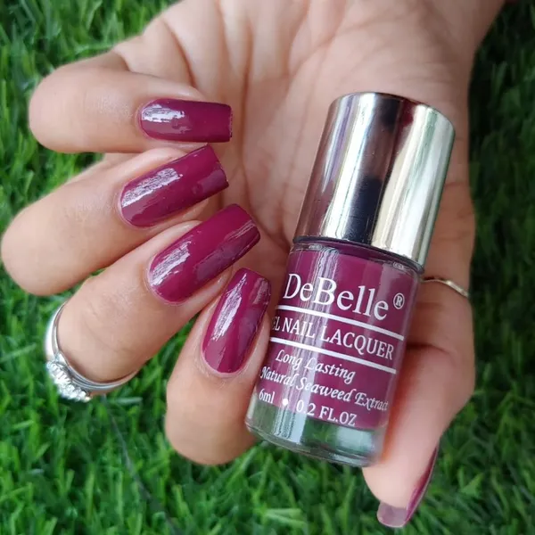 DeBelle_Gel_Nail_Lacquer_Carolyn_Charisma_Dark_Magenta_Nail_Polish_6_Ml