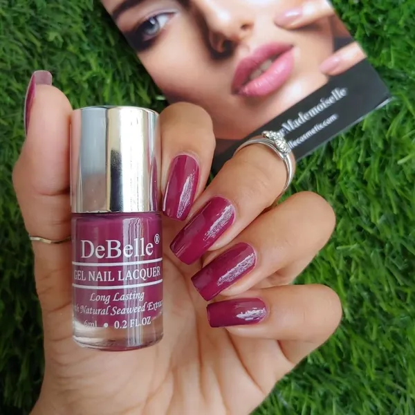 DeBelle_Gel_Nail_Lacquer_Carolyn_Charisma_Dark_Magenta_Nail_Polish_6_Ml