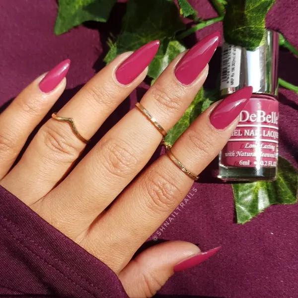 DeBelle_Gel_Nail_Lacquer_Magnetic_Maya_Magenta_Pink_Nail_Polish_6_Ml