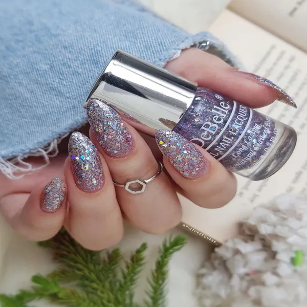 DeBelle_Gel_Nail_Lacquer_Tatiana_Tassles_Clear_Light_Purple_With_Chunky_Glitter_Nail_Polish_6_Ml