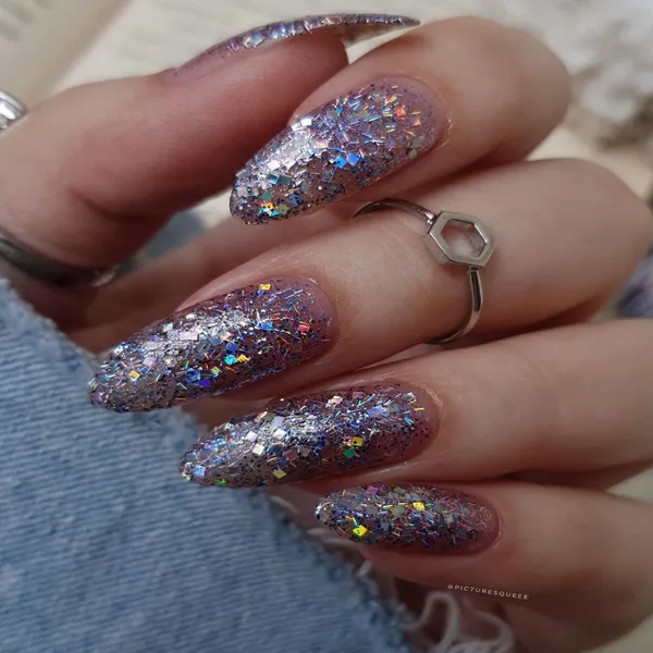 DeBelle_Gel_Nail_Lacquer_Tatiana_Tassles_Clear_Light_Purple_With_Chunky_Glitter_Nail_Polish_6_Ml