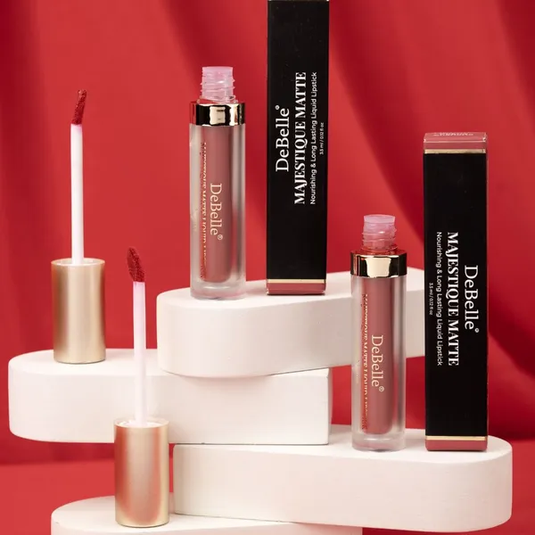 DeBelle_Majestique_Matte_Liquid_Lipstick_Cherry_Charlotte_Red_Enriched_With_Hyaluronic_Acid_And_Shea_Butter_3.5_Ml