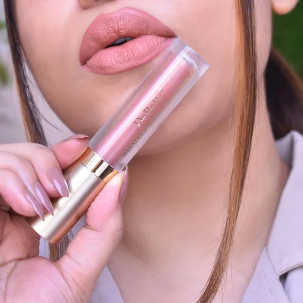 DeBelle_Majestique_Matte_Liquid_Lipstick_Caramel_Camille_Dark_Tan_Enriched_With_Hyaluronic_Acid_And_Shea_Butter_Waterproof_3.5_Ml