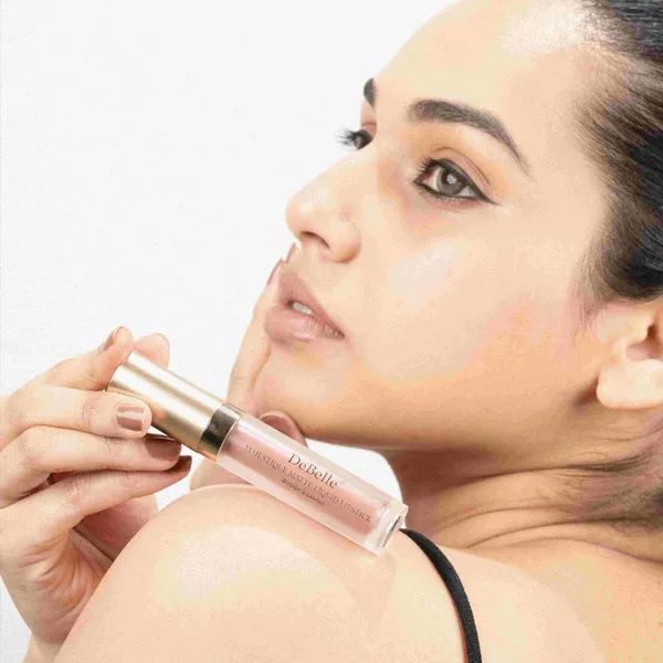 DeBelle_Majestique_Matte_Liquid_Lipstick_Caramel_Camille_Dark_Tan_Enriched_With_Hyaluronic_Acid_And_Shea_Butter_Waterproof_3.5_Ml