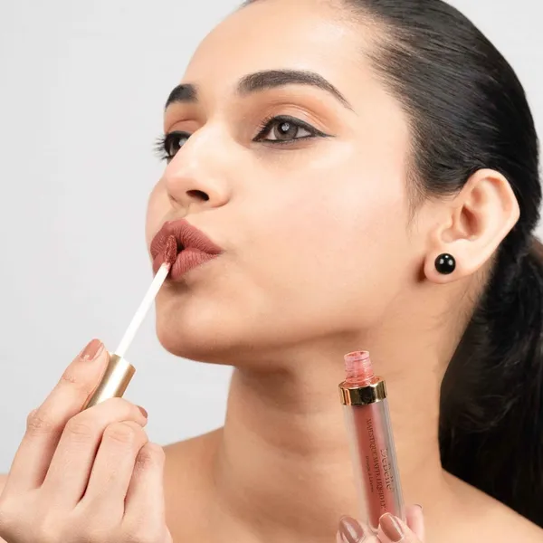 DeBelle_Majestique_Matte_Liquid_Lipstick_Vivid_Valerie_Dusty_Pink_Enriched_With_Hyaluronic_Acid_And_Shea_Butter_3.5_Ml