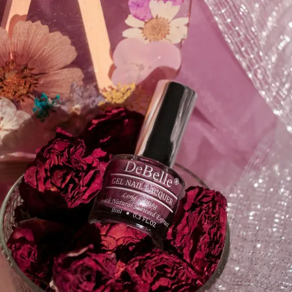 DeBelle_Gel_Nail_Lacquer_Adorable_Amelia_Purple_With_Pink_Glitter_8_Ml