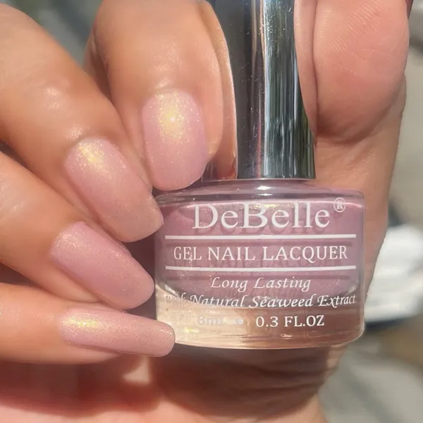 DeBelle_Gel_Nail_Lacquer_Delicate_Doris_Light_Baby_Pink_With_Gold_8_Ml