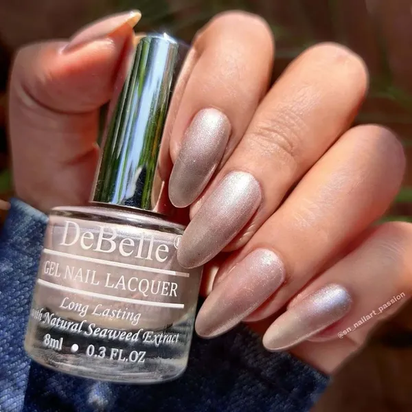 DeBelle_Gel_Nail_Lacquer_Little_Mermaid_Metallic_Pearl_Pink_With_Silver_8_Ml