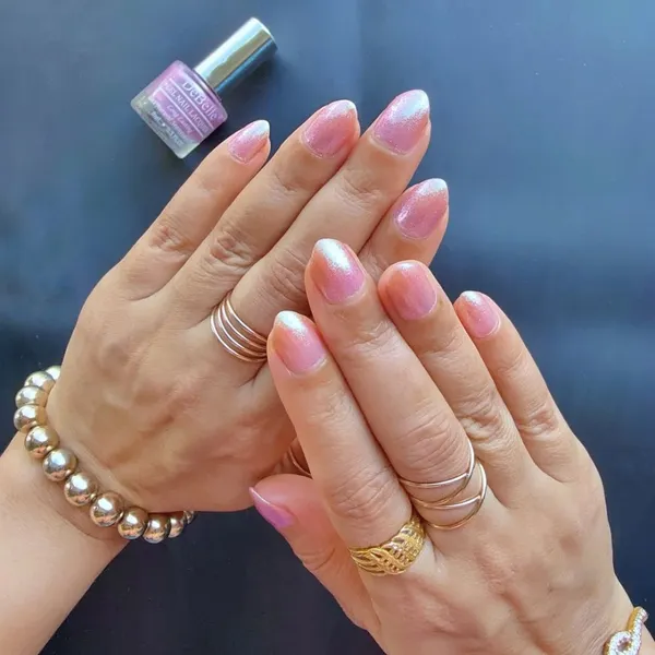 DeBelle_Gel_Nail_Lacquer_Unicorn_Pearl_Pink_With_Blue_Green_Glitter_8_Ml