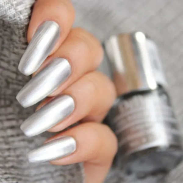 DeBelle_Gel_Nail_Lacquer_Chrome_Silver_Metallic_Silver_Nail_Polish_8_Ml_Silver_Metallic