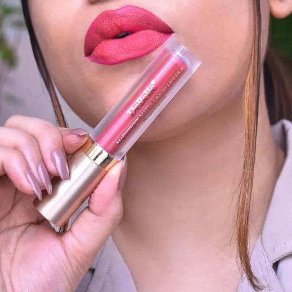 DeBelle_Majestique_Matte_Combo_Of_2_Enriched_With_Hyaluronic_Acid_Stays_Upto_7_Hours_Transfer_Free_Smudge_Waterproof_Lightweight_Luscious_Louise_Cabernet_Gabrielle