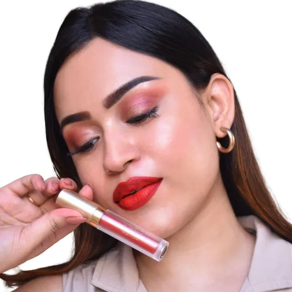 DeBelle_Majestique_Matte_Long_Lasting_Waterproof_Liquid_Lipstick_Combo_Of_2_Matte_Finish_Stays_Upto_7_Hours_Transfer_Free_Smudge_Waterproof_Lightweight_Cinnamon_Celine_Scarlet_Sophia