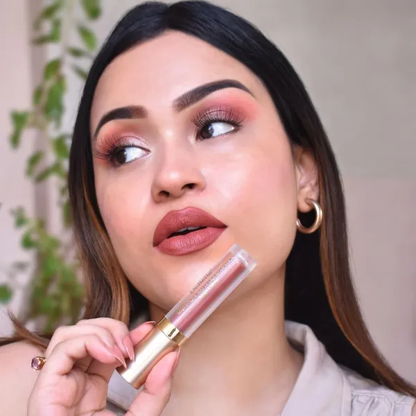 DeBelle_Majestique_Matte_Long_Lasting_Waterproof_Liquid_Lipstick_Combo_Set_Of_6_Matte_Finish_Stays_Upto_7_Hours_Transfer_Free_Smudge_Waterproof_Lightweight_Pack_Of_6_|_3.5_Ml_Each