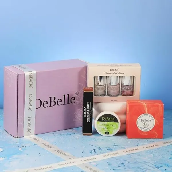 DeBelle_Compact_Beauty_Gift_Set_Lipstick_Nail_Polish_Remover_Wipes_Perfect_Mini_Gift_Kit_For_Women