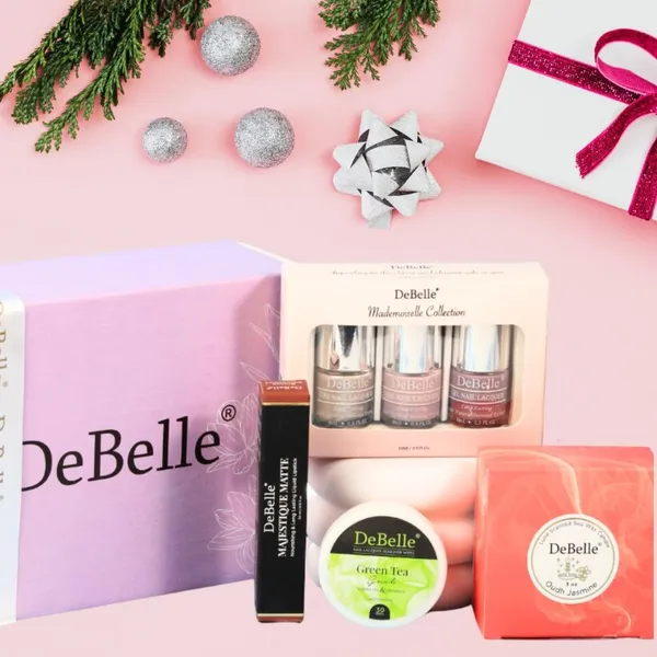 DeBelle_Compact_Beauty_Gift_Set_Lipstick_Nail_Polish_Remover_Wipes_Perfect_Mini_Gift_Kit_For_Women