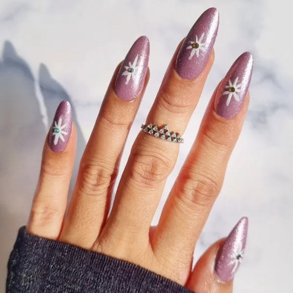 DeBelle_Gel_Nail_Polish_Combo_2_Adorable_Amelia_Vanilla_Croissant