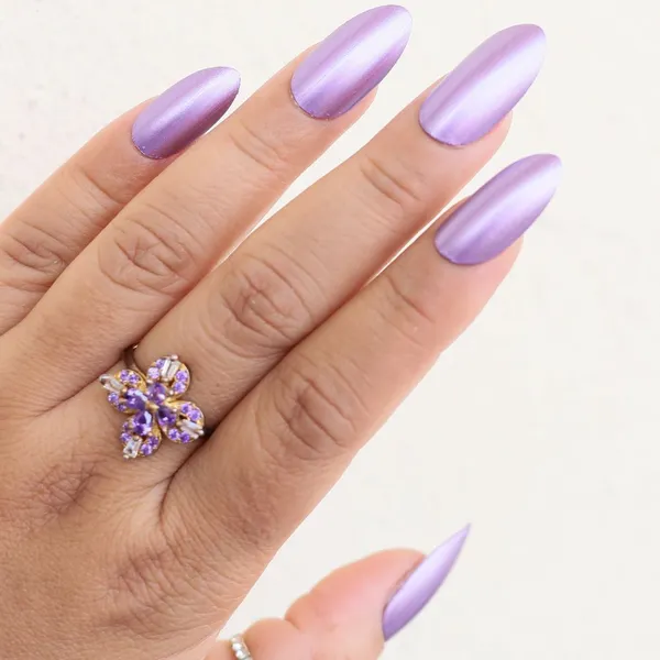 DeBelle_Gel_Nail_Lacquer_Chrome_Wine_Metallic_Purple_Nail_Polish_8_Ml