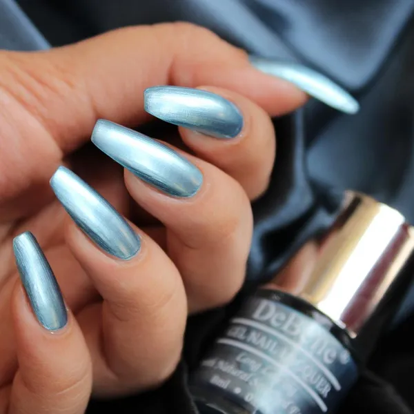 DeBelle_Gel_Nail_Lacquer_Aqua_Frenzy_Metallic_Light_Blue_Nail_Polish_8_Ml