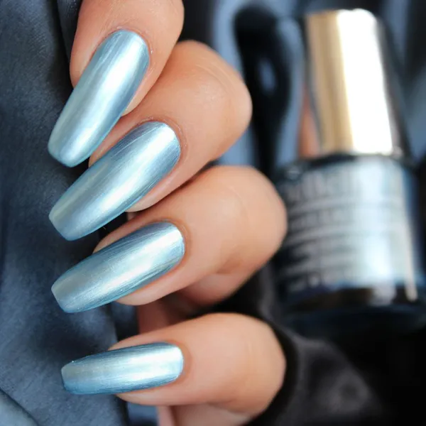 DeBelle_Gel_Nail_Lacquer_Aqua_Frenzy_Metallic_Light_Blue_Nail_Polish_8_Ml