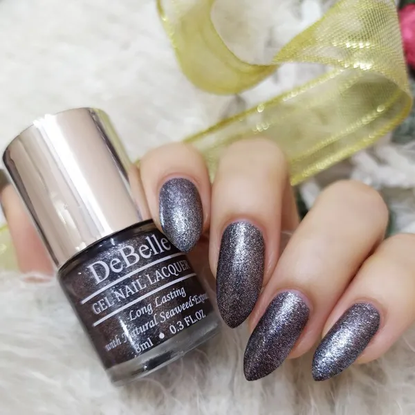 DeBelle_Gel_Nail_Lacquer_Grey_Glitterati_Silver_Glitter_Nail_Polish