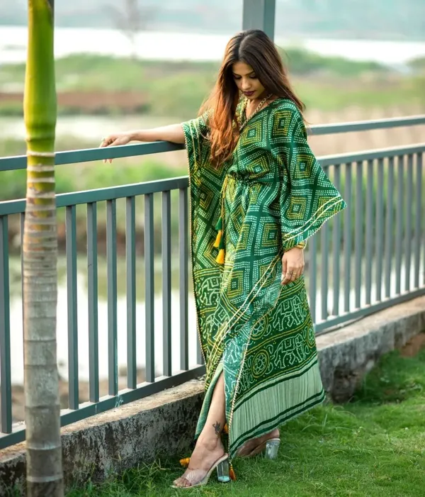 Green_Bandhani_Print_Kaftan_Gown