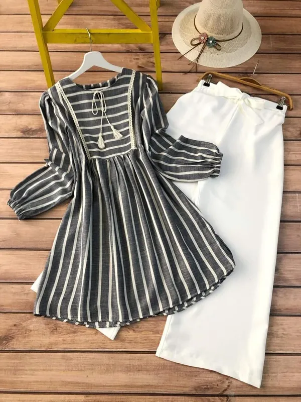 Stylish_Black_Digital_Print_Striped_Kurti_with_Palazzo