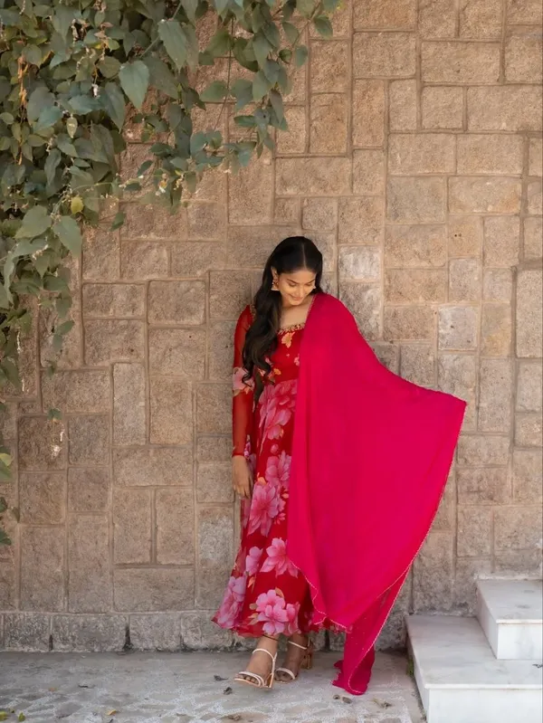 Stunning_Ruby_Rose_Anarkali_Suit