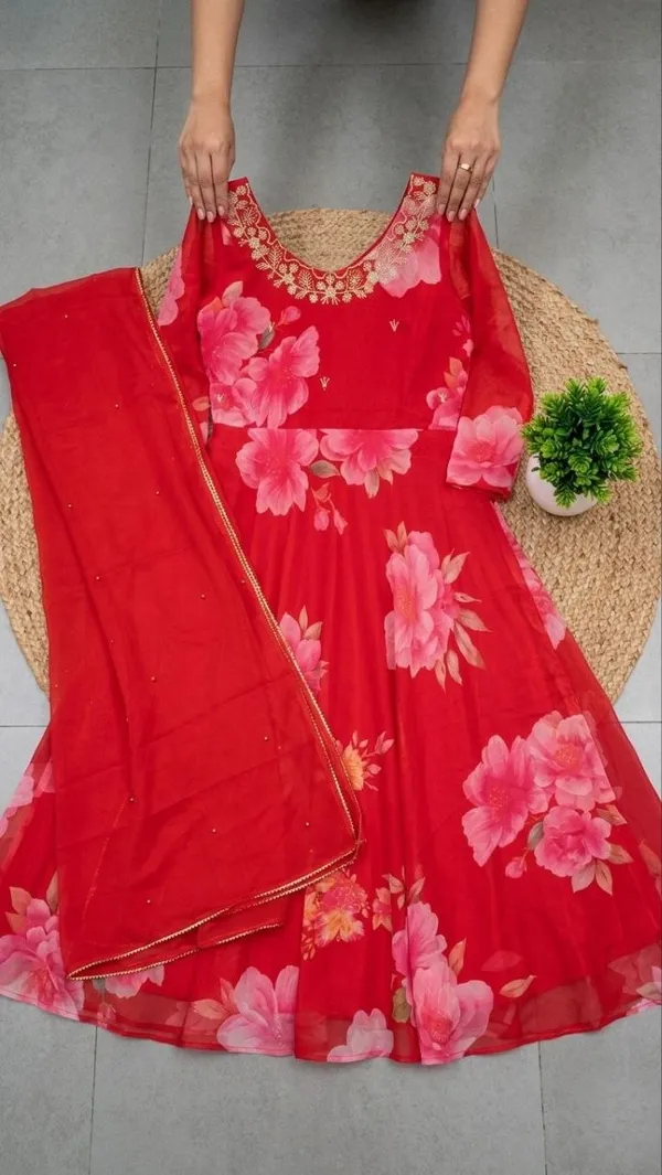 Stunning_Ruby_Rose_Anarkali_Suit