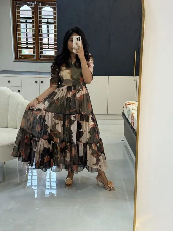 Black_Trendy_Charon_Maxi
