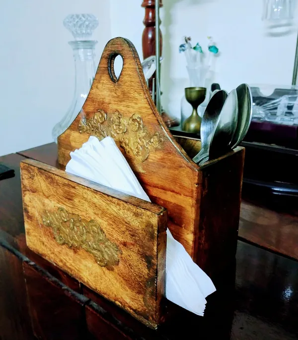 Wooden_Cutlery_Napkin_Caddy_Remote_Holder_Dark_Brown_Pen_Stand_For_Study_Office_Table_Multipurpose_Cutlery_Holder_Stand_With_Tissue_Rack_For_Dining_Table