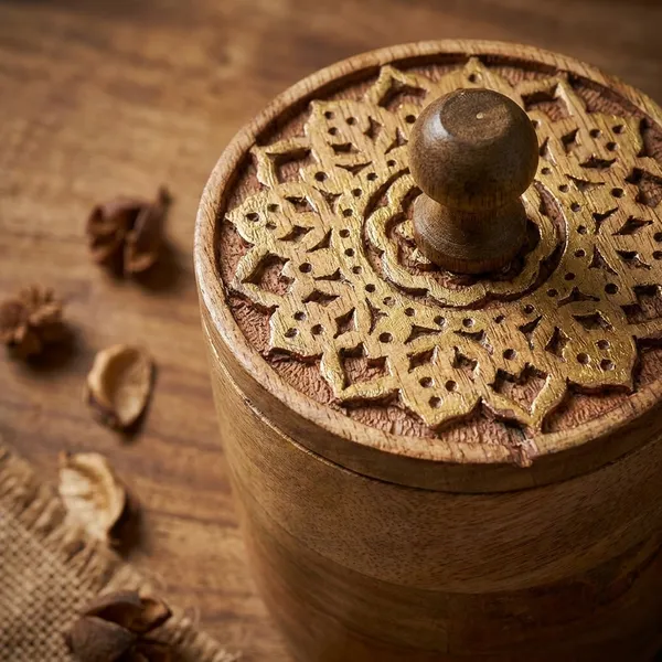 Hand_Carved_Exquisite_Wooden_Jar