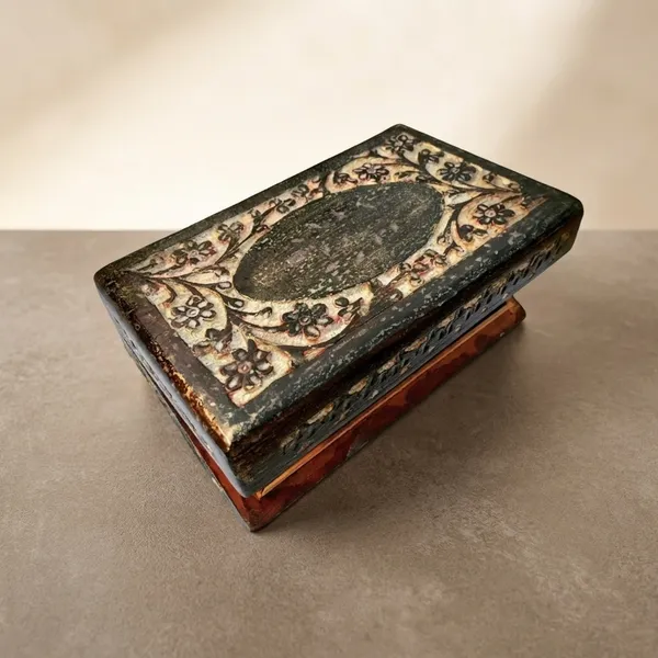 Hand_Carved_Wooden_Storage_Box_5_X7_X2.5_Inch