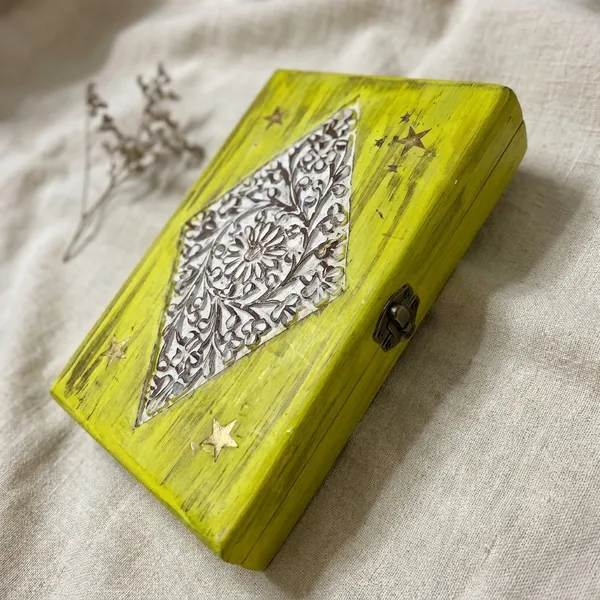 Hand_Carved_Wooden_Box