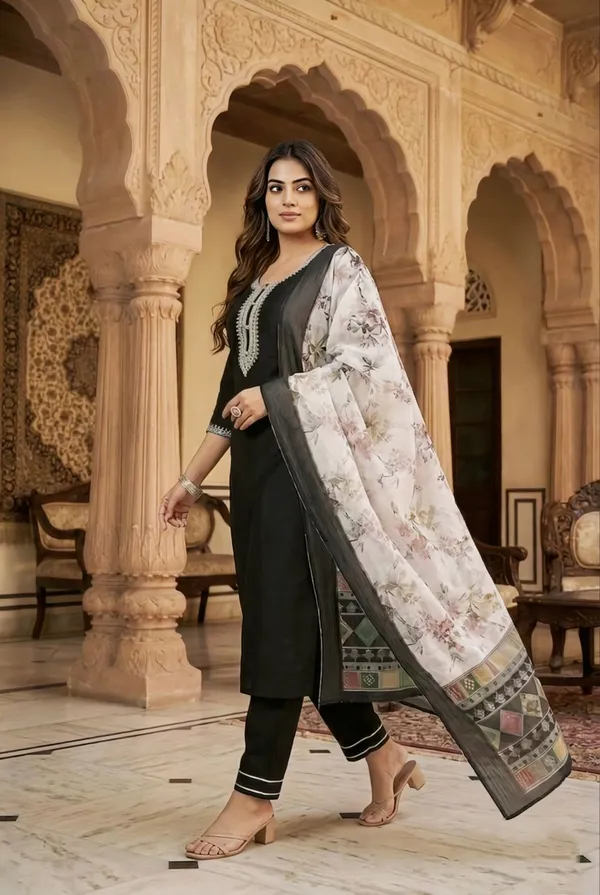 Black_Embroidered_Kurta_Set_With_Floral_Dupatta_For_Women